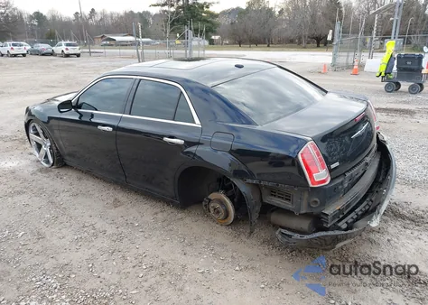 2013 Chrysler 300C John Varvatos Luxury Edition z USA, uszkodzony, nr VIN 2C3CCADT5DH703551